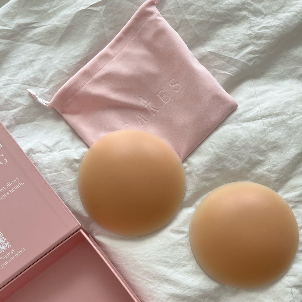 Cakes body nipple covers